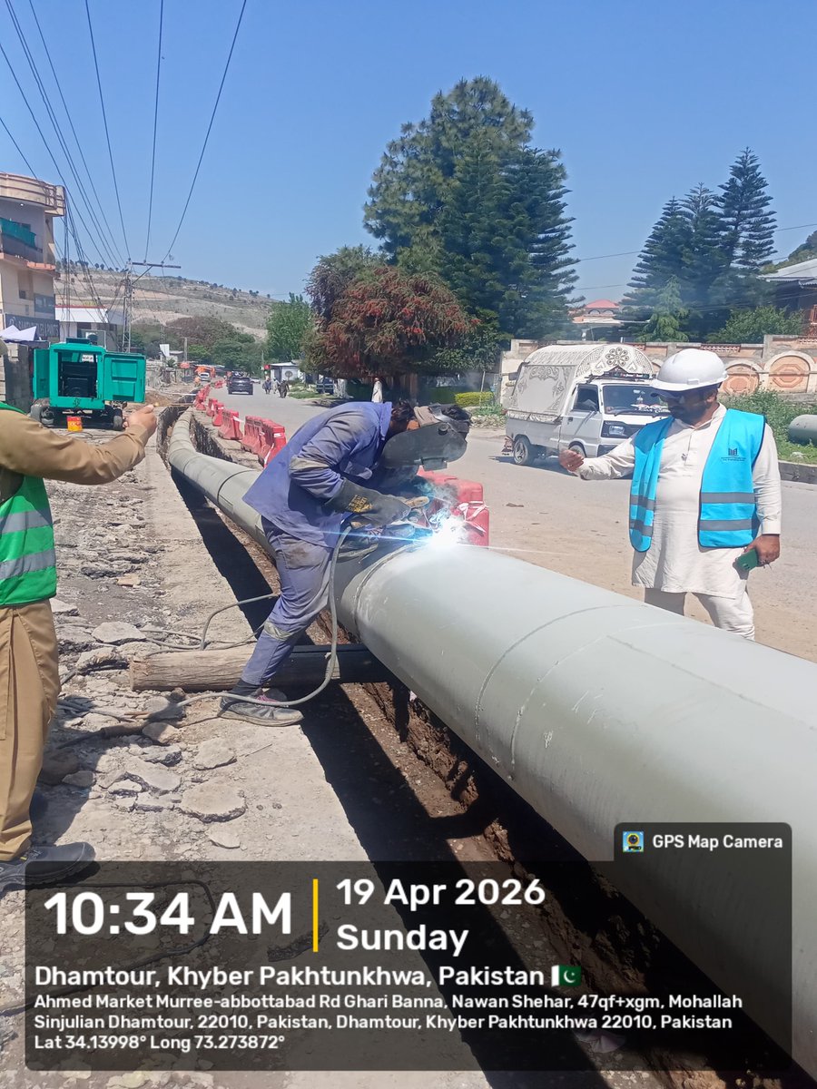 KPCIP1's tweet photo. محکمہ بلدیات و دیہی ترقی کے خیبر پختونخوا سٹیز امپرومنٹ پراجیکٹ کے تحت ایبٹ آباد میں واٹر سپلائی منصوبے کی پائپ لائن کی تعمیر تیزی سے جاری ہے۔ پہاڑی چشموں کا پانی چونا واٹر ٹریٹمنٹ پلانٹ تک پہنچایا جائے گا، جہاں صفائی کے بعد شہر کے36,000 گھرانوں کو مسلسل پانی فراہم کیا جائے گا۔ https://t.co/s2YfKKWSHn