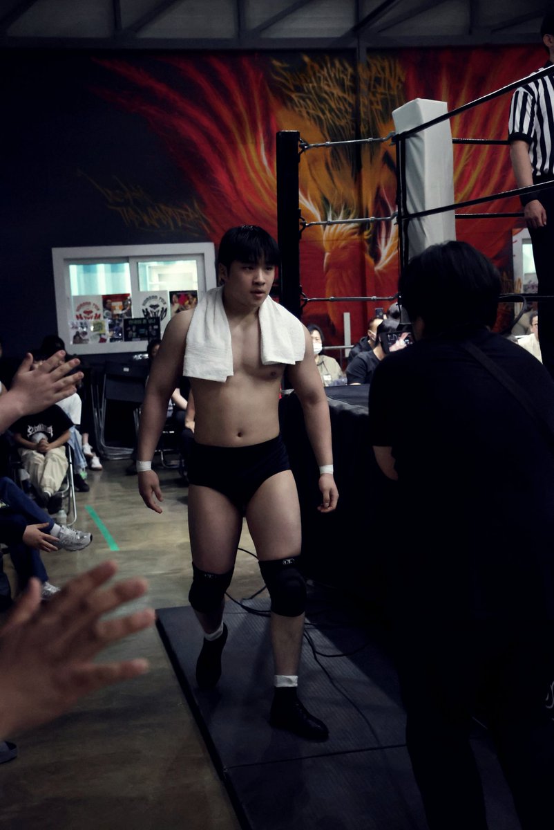 NOSDAON's tweet image. 教え子のイム•ヒョンビン(임현빈)とのタックマッチ。
負けたけど、BBナル、KA•KID、ヒョンビンの成長を感じる事が出来ました。
WRESTLE NATION 2までの最後の試合なだけ、皆の頑張りが伝わりました。
D-19、頑張ろう！

#pws #프로레슬링 #プロレス #prowrestling