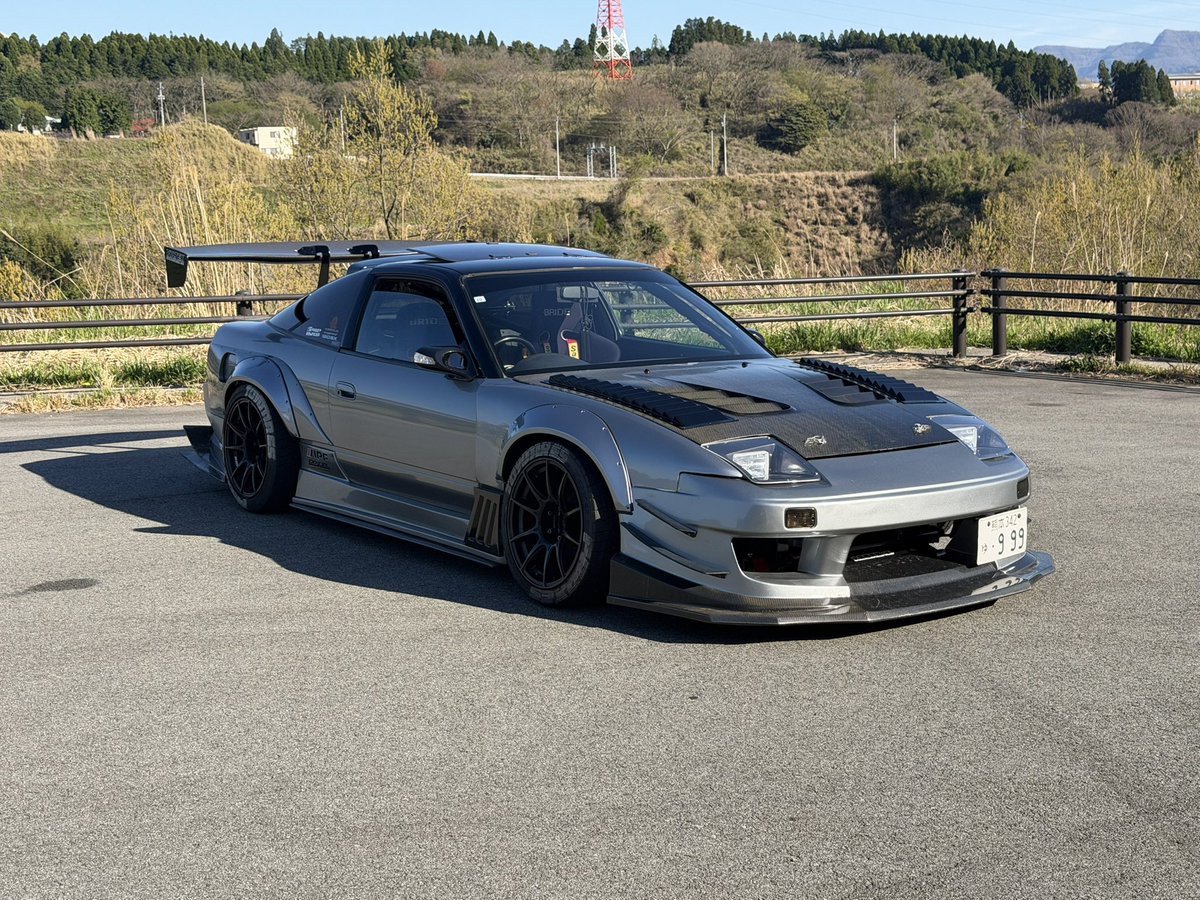 スタンドのおっさんに
この車なんですか
て言われた

mr2です