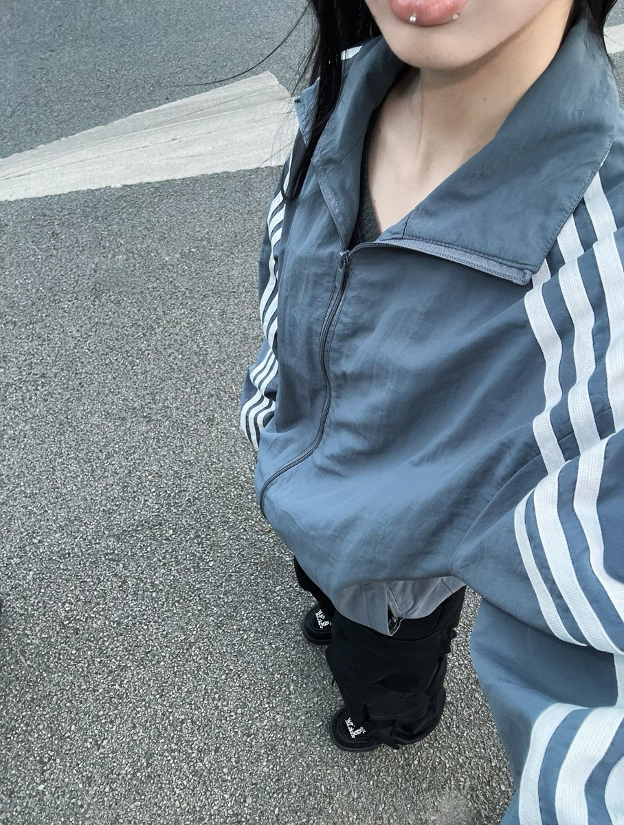 被肘击的猪头肉 tweet media