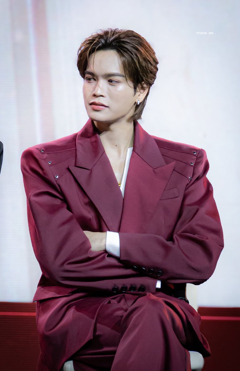 moveon_jxy's tweet photo. beautiful สวย 
pretty สวยน่ามอง 
fine สวยแบบดูดี 
gorgeous สวยแบบสง่างาม 
seductive สวยแบบมีเสน่ห์ 
attractive สวยแบบดึงดูดใจ 
exquisite สวยเลิศเลอ 
stunning สวยจนตะลึง 
captivating สวยจับใจ
charming สวยแบบมีเสน่ห์ 
tempting สวยแบบยั่���ยวนใจ 
breathtaking สวยจนลืมหายใจ 

#MyRomanceScammerFinalEP
#markjrtn #JuniorMark || @Markjrtn