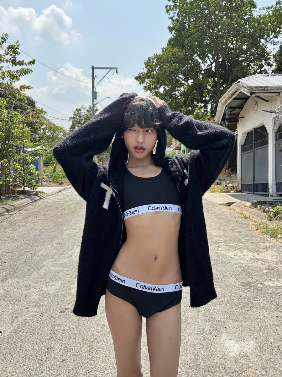 callmesora tweet media