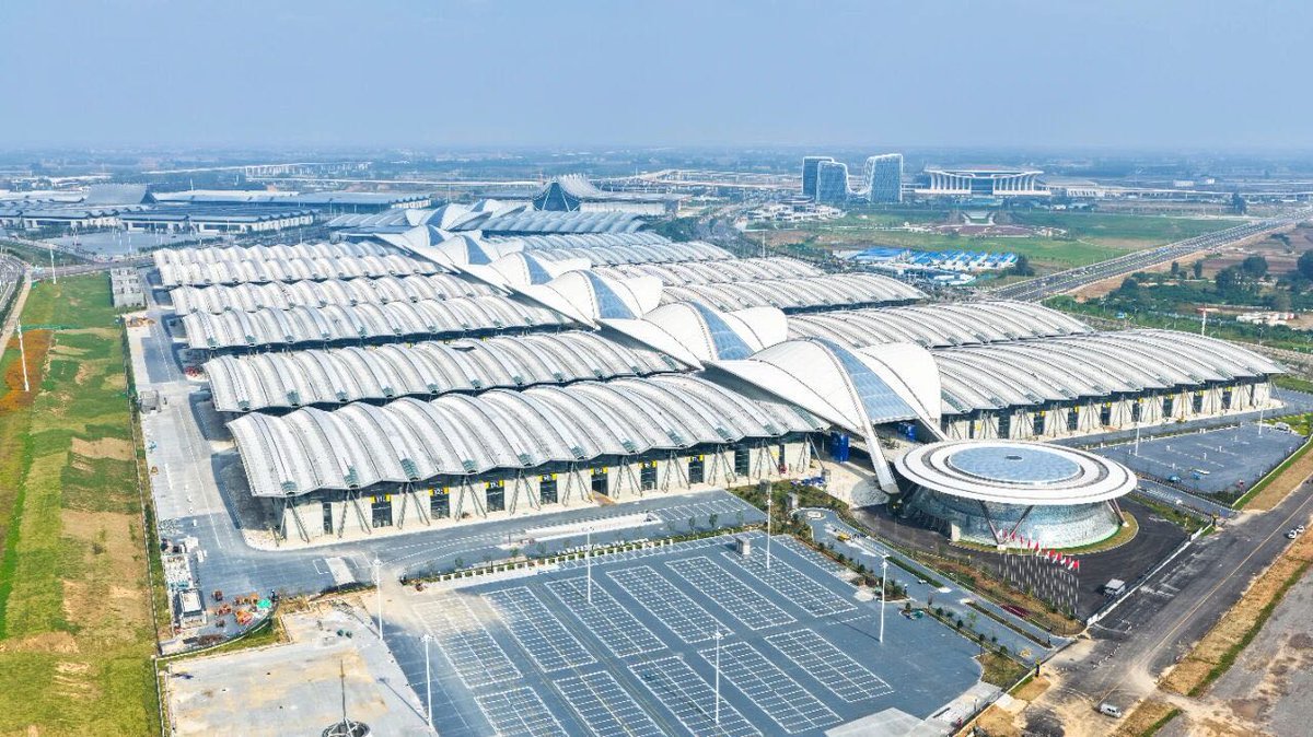 AeroTownChina's tweet image. #Retail giants are all gathering here—we’ve got to check it out!
The 2027 #CHINASHOP will be held in April 2027.
In my opinion, this not only showcases the comprehensive strength of ZAEZ, but also positions Central China as a new highland for the #retailindustry .  #ChinaTrade