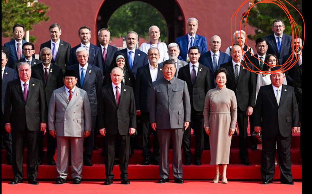 loco_chicken tweet media