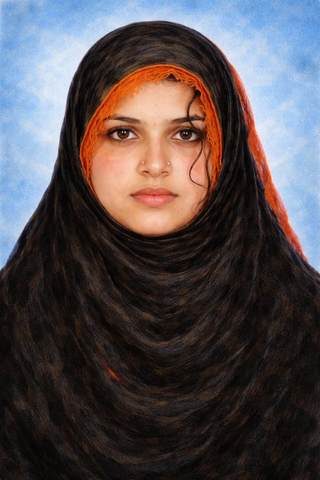 ayesha16g's tweet image. #Hyderabad, #Sindh: On April 16, 2026 — a 9th-grade 
#Hindu girl, Pooja allegedly abducted, forcibly 
converted &amp;amp; married—now renamed “Dua Fatima”. 

Family left pleading while questions go unanswered—a serious failure to protect #minority girls. #StopForcedConversions  #Pakistan