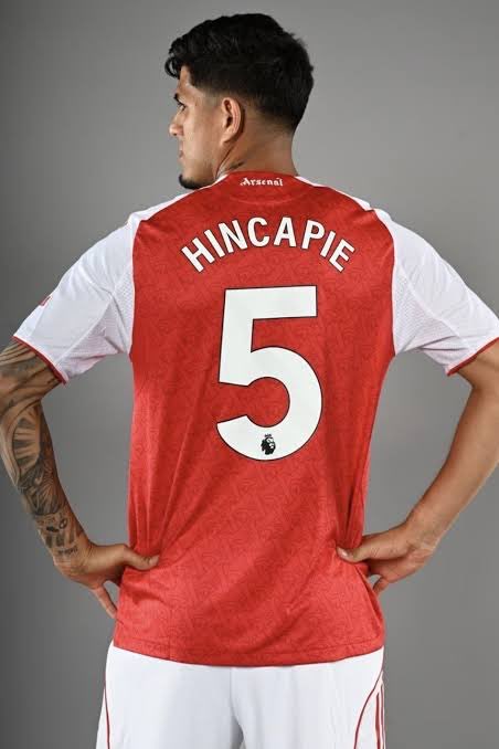 END A MAN⚪️🔴 tweet media