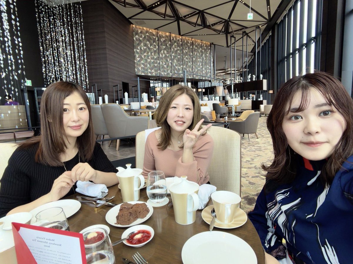 koyama_lp's tweet photo. かのさん(@coco_design022 )とるちこさん(@aineruchiko )とコンラッド大阪でアフタヌーンティー🫖🍰

・最新のおすすめAI
・noteとかYouTubeなどSNS戦略について
・おすすめの漫画アニメゲーム
・人生の野望⊂( ᴖ ̫ᴖ )⊃︎笑

など話して充実してました❣️
ありがたき幸せ🙇‍♀️ https://t.co/PUWJAi461w