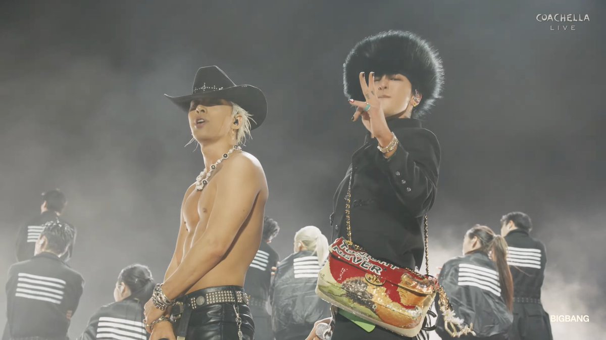 inquirerdotnet's tweet photo. B TO THE I TO THE G TO THE BANGCHELLA 🤘

LOOK: K-pop legend BIGBANG officially returns for Coachella Week 2, taking over the Outdoor Theatre stage with yet another historic performance.

G-Dragon, Taeyang, and Daesung performed several of their hit songs, such as “Fantastic Baby,” “BANG BANG BANG,” “Haru Haru,” “Bae Bae,” and “WE LIKE 2 PARTY.” | 📸: Screengrab from Coachella/YouTube via Shawn Pangan, https://t.co/E0yNJSWpUY trainee