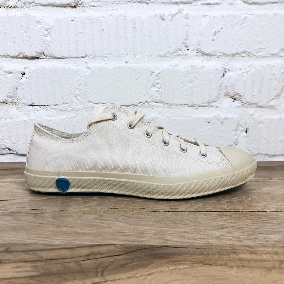 SimonAd12608404's tweet photo. @dieworkwear Shoes like pottery, bout 150. More a chuck taylor style though. https://t.co/UfIY1SSTcl