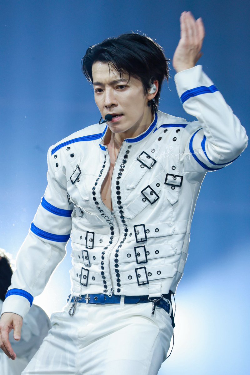 𝑨𝑳𝑰𝑽𝑬 💽

<a href="/donghae861015/">Super Junior 이동해</a> 

#슈퍼주니어 #DONGHAE
#SUPERSHOW #SUPERSHOW10_SJCORE
#20th_Anniversary_TOUR