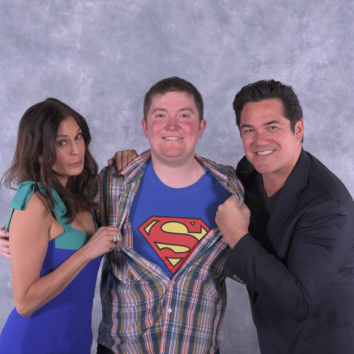 StevensPowell14's tweet image. It has to be in Superman 2 when Lois finds out Clark Kent is Superman &amp;amp; his posture changes when he takes off his glasses. I love it when movies have that moment of true identity.
I never met Christopher Reeve, but I did meet Dean Cain &amp;amp; Teri Hatcher from the TV series. #Superman