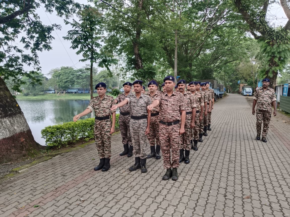 149_bn's tweet photo. 149वीं बटालियन सीआरपीएफ में आज सफलतापूर्वक परेड (Parade) का आयोजन किया गया। इस दौरान सभी अधिकारियों एवं जवानों ने उच्च अनुशासन, समर्पण और पेशेवर दक्षता का उत्कृष्ट प्रदर्शन किया। 🇮🇳💪
#CRPF #Parade #Discipline #149BN https://t.co/ixly7iKcSx