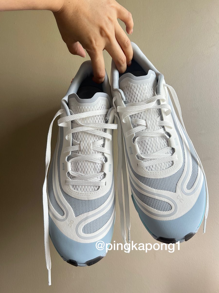 Pingkapong1's tweet photo. 🇯🇵 พร้อมส่ง Cloudflow 5 AD ผู้ชาย ไซส์ 10 ซื้อมาเองจากญี่ปุ่น 

🫶🏻 คู่ละ 7,490 บาท ส่งฟรี
🇹🇭 ราคาไทย 9,100 บาท

#Onclound https://t.co/iyJqut57NO