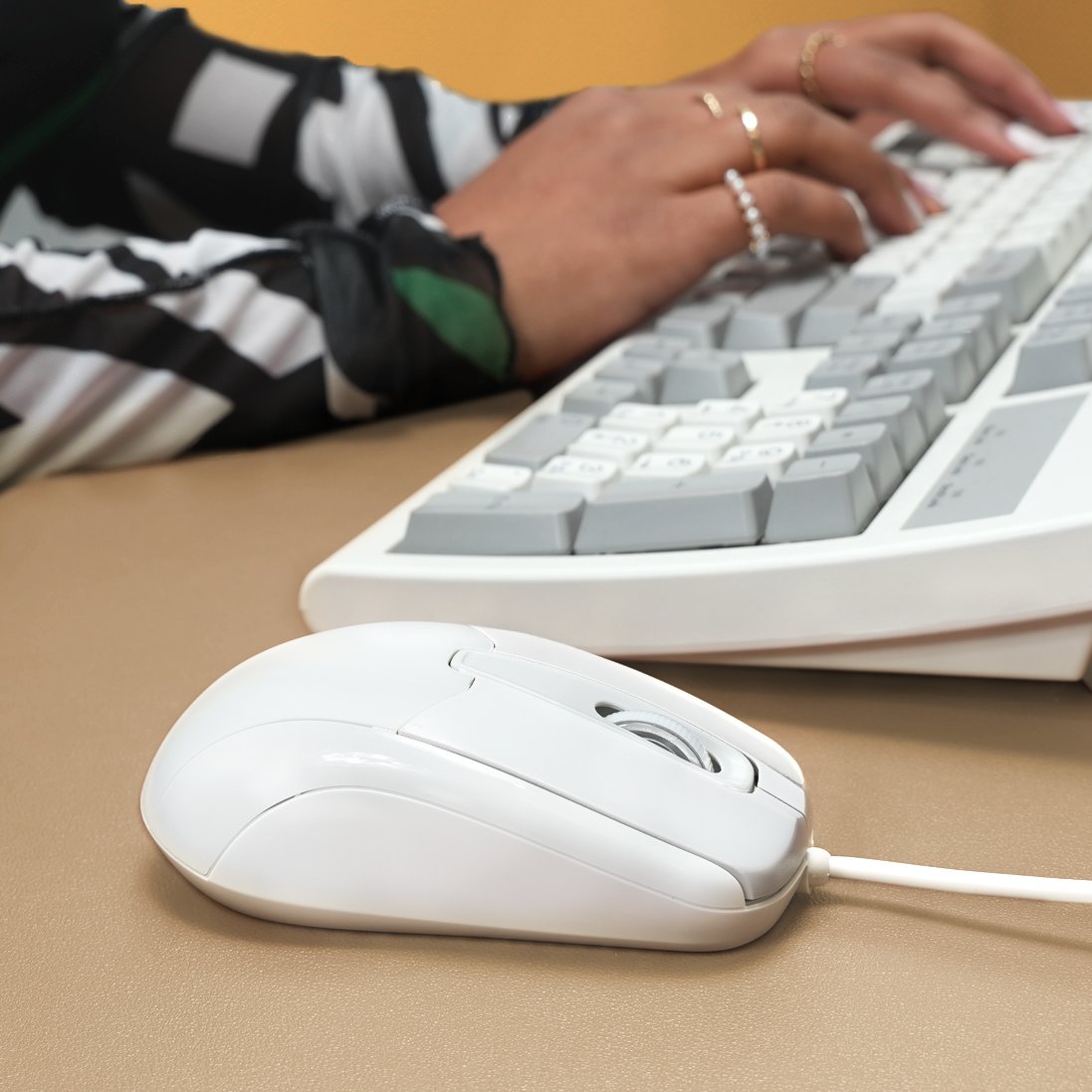 PerixxEU's tweet photo. Pure White. Modern Type-C. 🤍🔌
White Design. Type-C Ready.
Clean Look. Type-C Power.
White. Type-C. Done.
Minimal in White. Built for Type-C.
A Cleaner Mouse, Now with Type-C.

If you want one slightly more engaging (still X-friendly):

Pure White meets modern Type-C. 🤍🔌 https://t.co/OCulNAHxqN