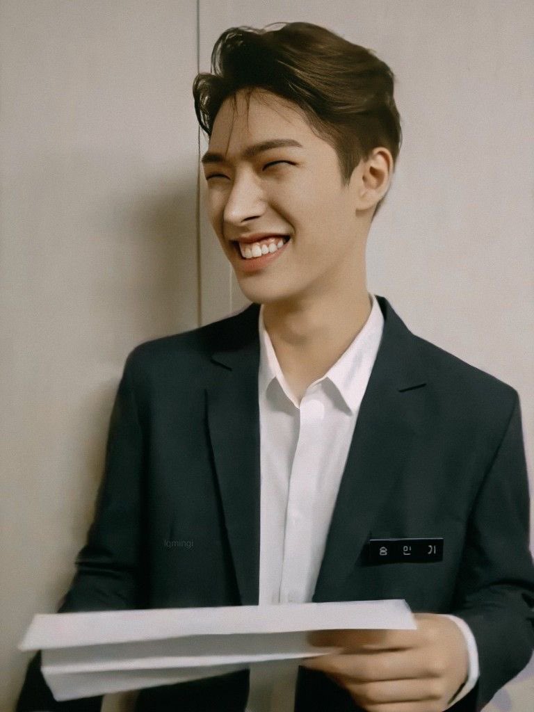 ATEEZ Smiles tweet media