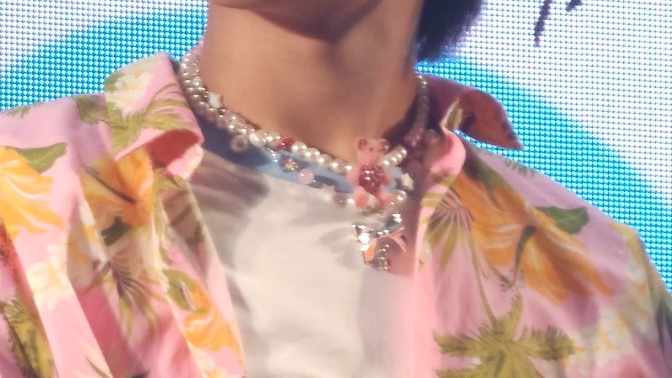 hina •ө• tweet media