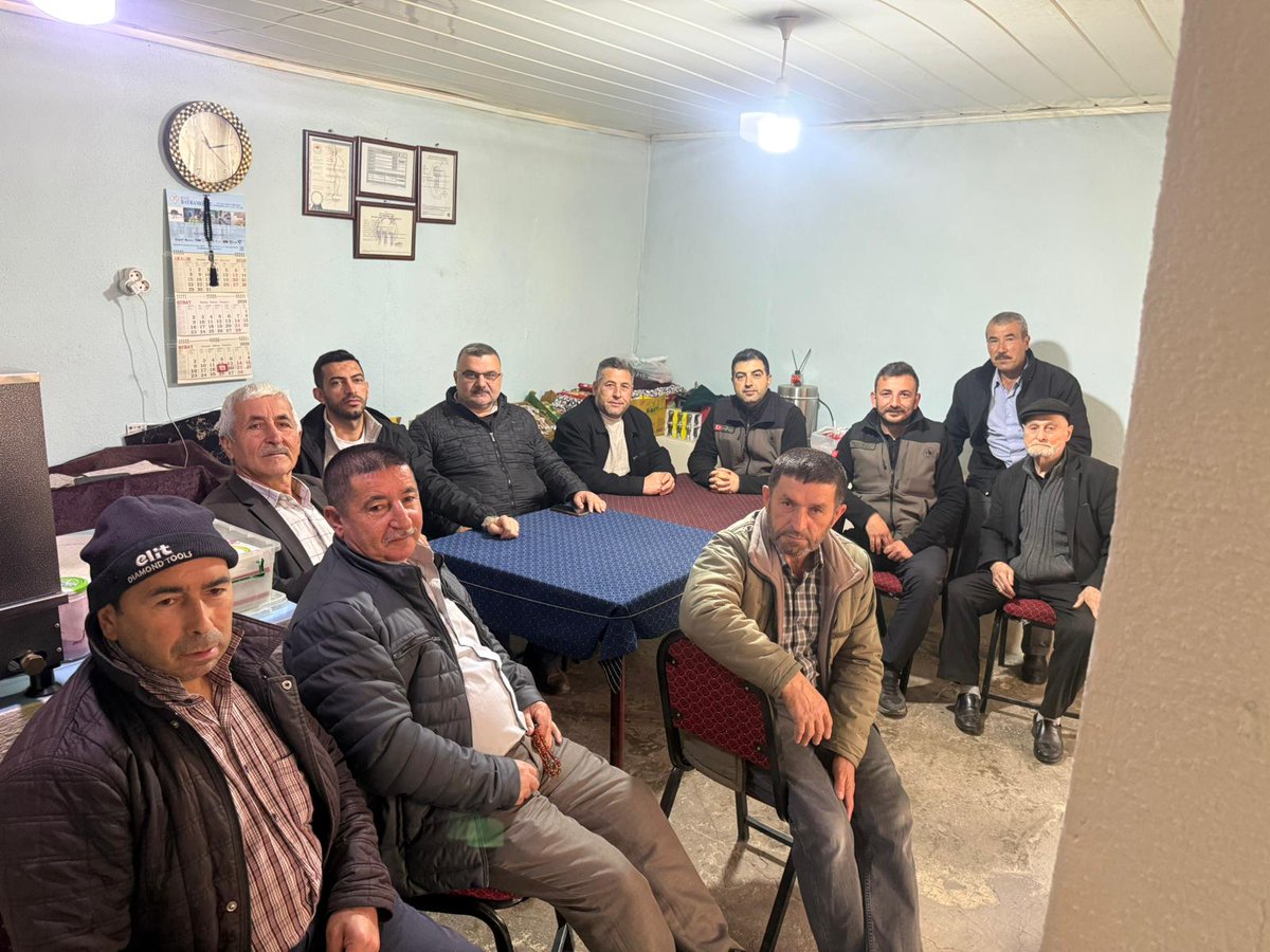 bursaobm's tweet photo. 💬 Mustafakemalpaşa - BURSA
Orman köylerimizde, orman yangınlarının önlenmesi amacıyla alınacak tedbirlere dair bilgilendirme toplantılarına Eskikızılema, İncealipınar ve Doğanalan köylerinde devam edildi.
#TedbirAl
#SebepOlma
#YangınıÖnle
#OrmanVatandır https://t.co/sEZR1UIMIv