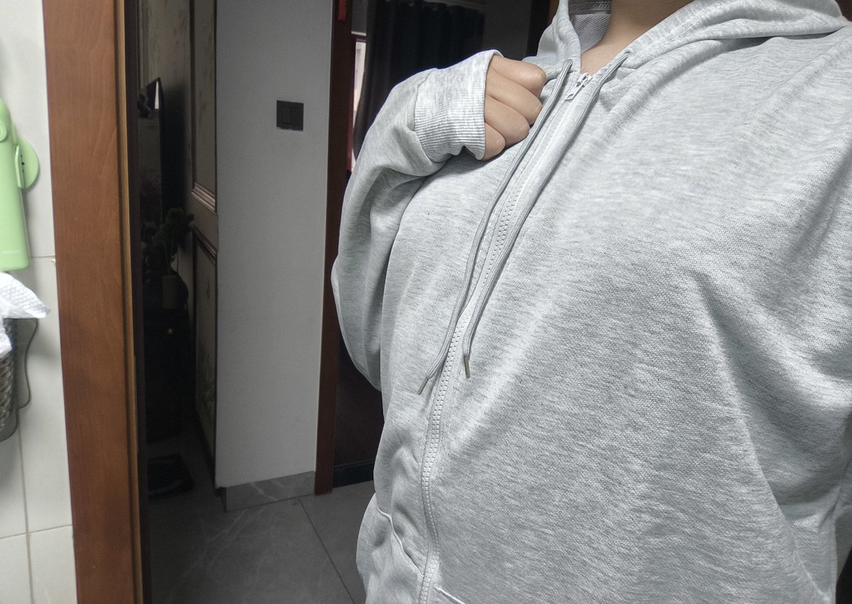 洛羽衣yui tweet media