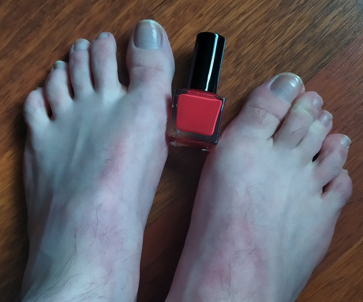 Boy Feet With Nail Polish 💅🏻 tweet media