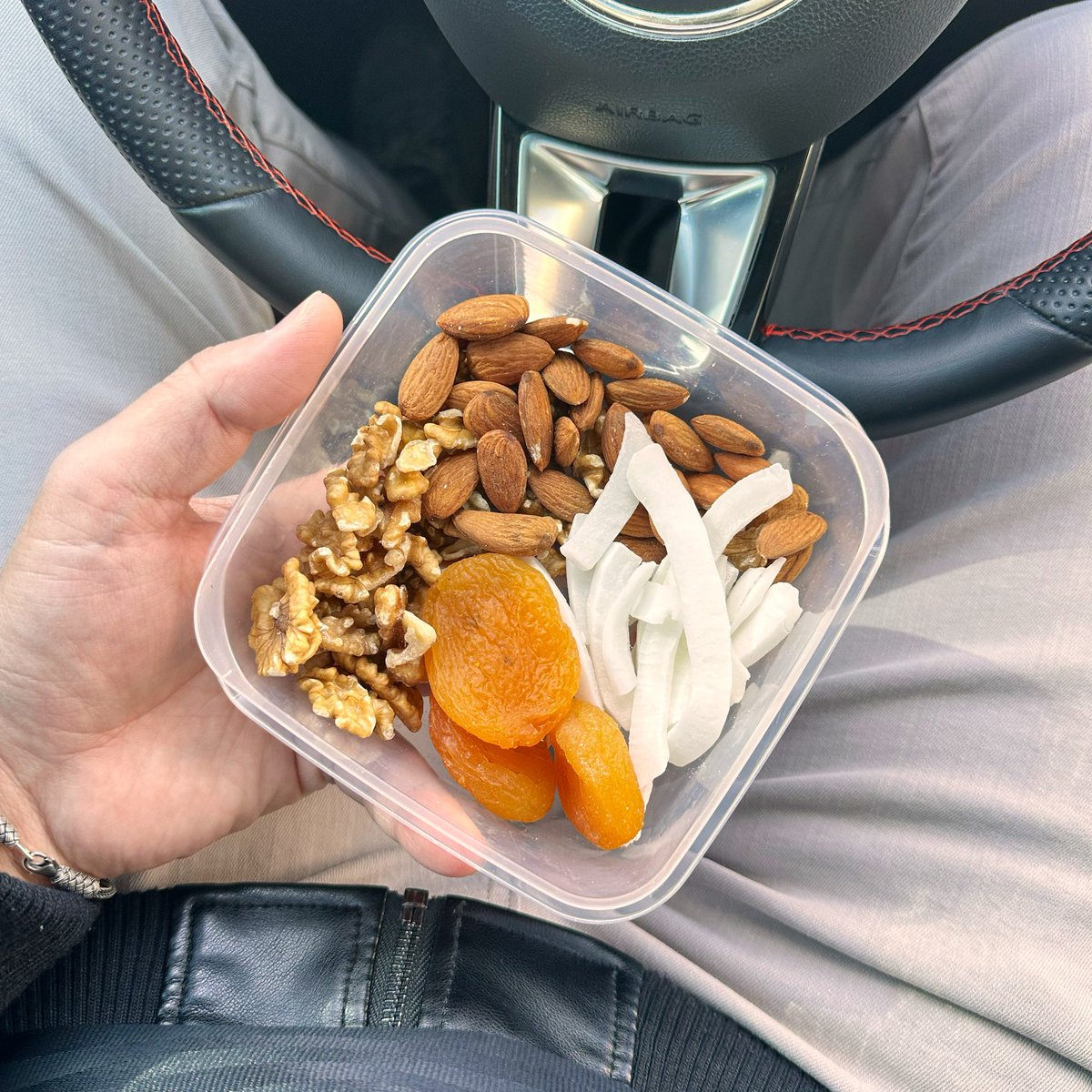 İlteber tweet media