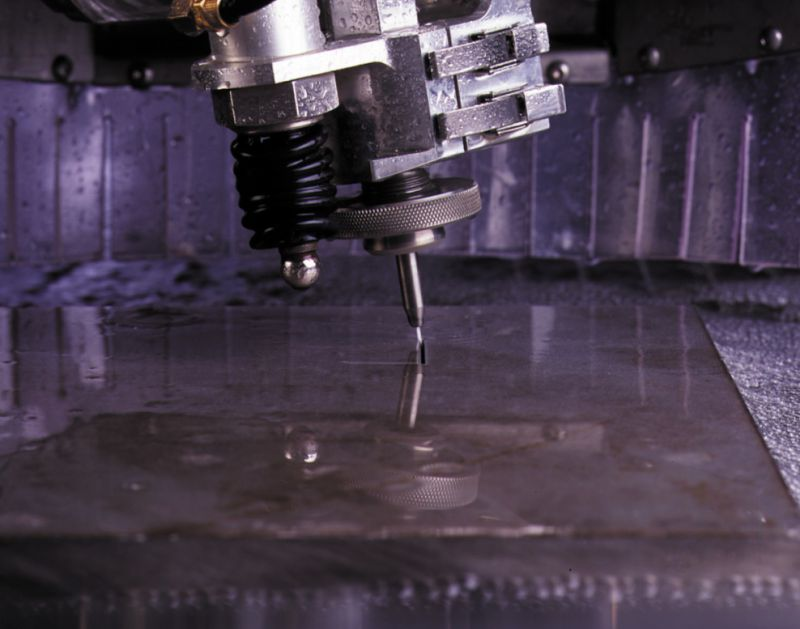 WJFlowjapan's tweet photo. 🎉Dynamic Waterjet®が25周年！

昔は「速く切ると精度が落ちる」が常識でしたが…
今は違います。

切断中にノズルが自動で角度補正することで、
速さも精度も両立✨

25年経った今も、ウォータージェットで形状加工で大活躍中の機能です。

#ウォータージェット https://t.co/ZLTMJMtauX