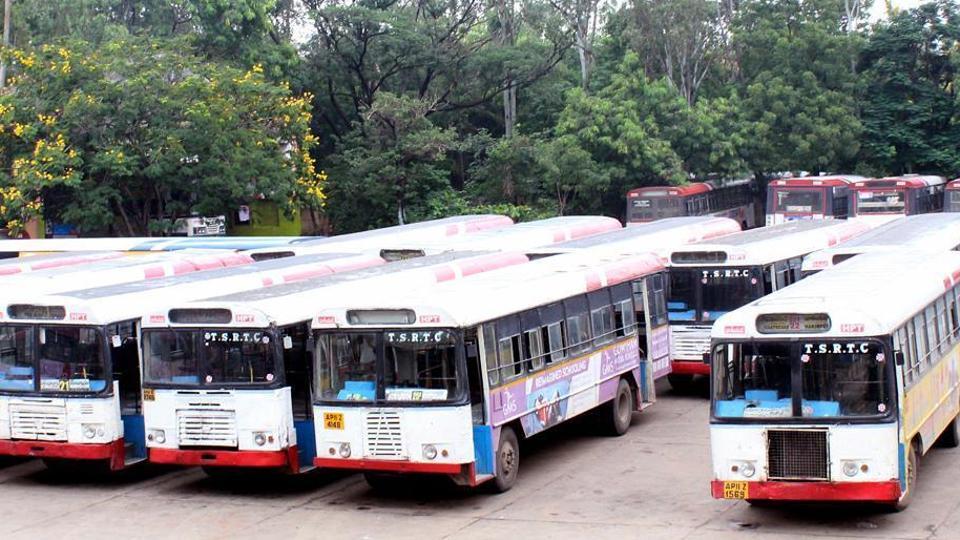 shinenewshyd's tweet image. #RTC #Workers are Preparing to go on #strike from the day after tomorrow. They are demanding the merger of RTC into the #government and resolution of workers’ issues. The government has not invited the workers for talks so far. 1/2