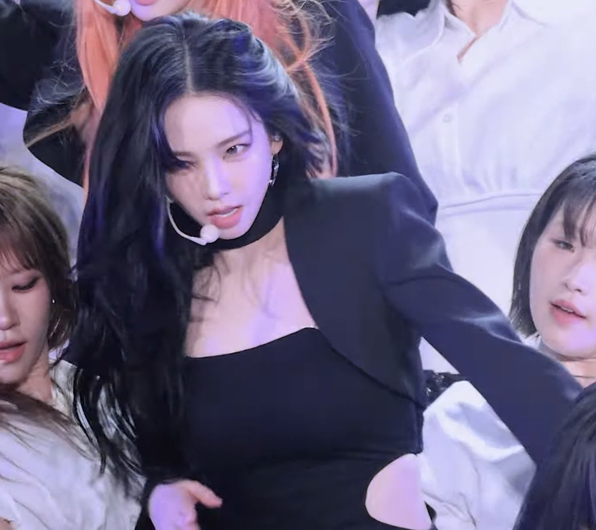 GE_uuss's tweet photo. 그만 https://t.co/qcUKwAC8bx