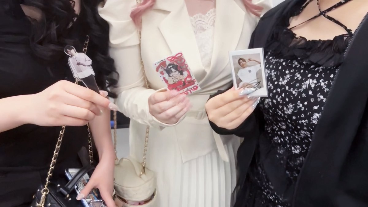 ﾛに tweet media