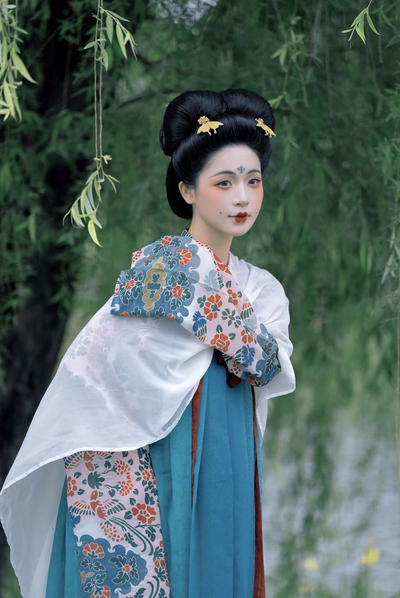 sysongyun's tweet image. 好美呀🇨🇳#Hanfu 
来源：花槿（
