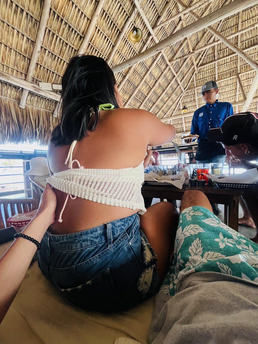 Morales18Bryan's tweet photo. 21🎉🥰😮‍💨🙎🏾‍♀️ https://t.co/Em6C3iPFML