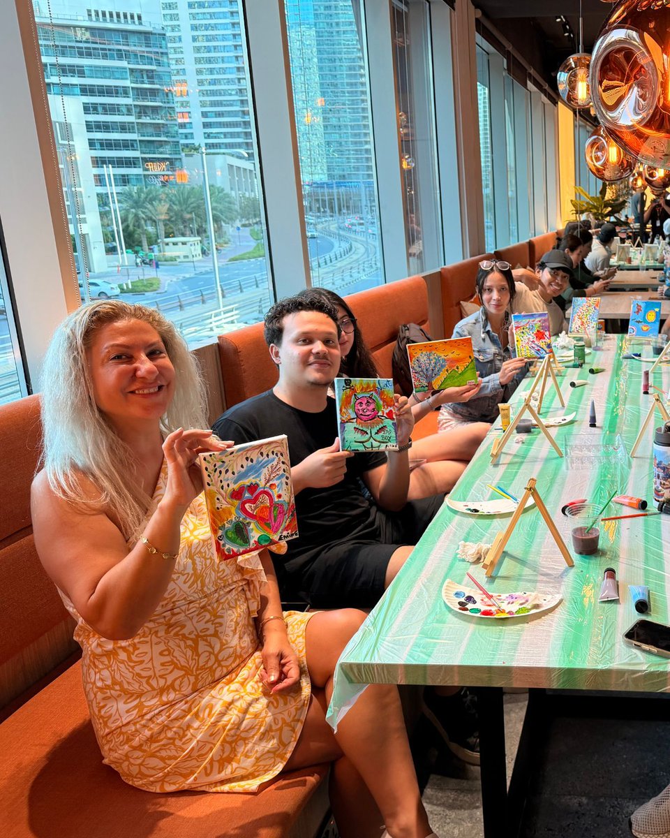 es_world_'s tweet photo. A little paint, a little switching, and a lot of creativity 🎨🧵
Our students enjoyed a fun session full of colour, creativity, and great moments together. Activities like these make student life even more special at ES Dubai. 🧡 https://t.co/8BDhyXlnvH