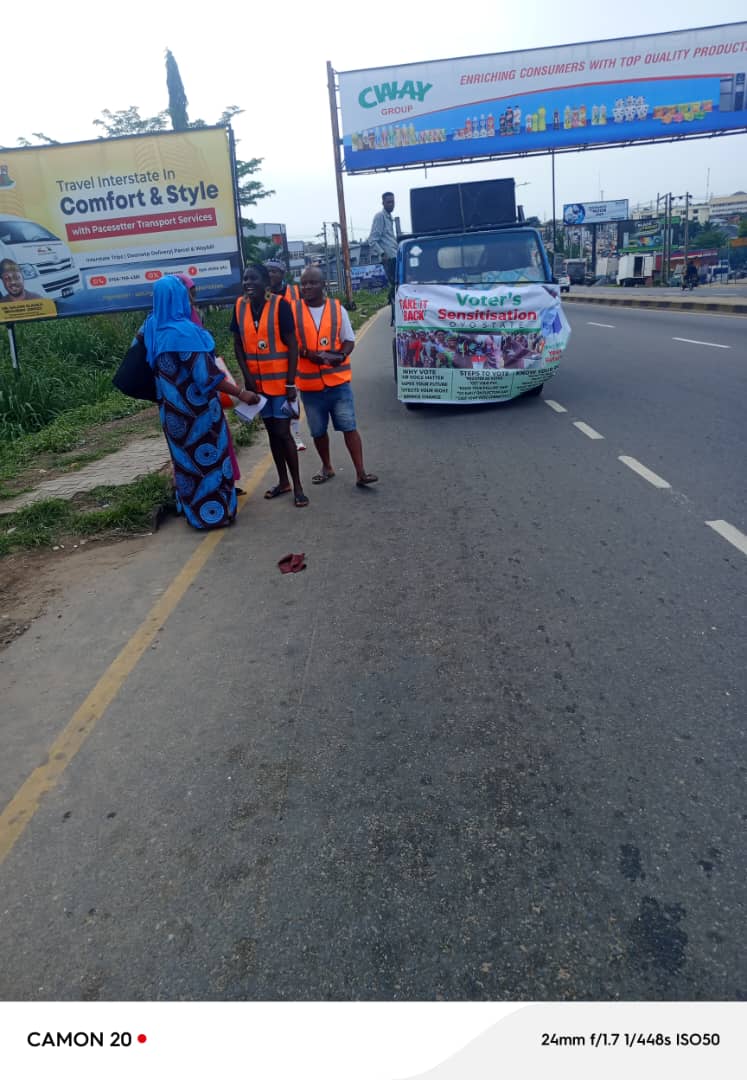 TIBmovement's tweet image. More clips from yesterday’s TIB Oyo voter education outreach.

#TakeItBack
#RevolutionNow