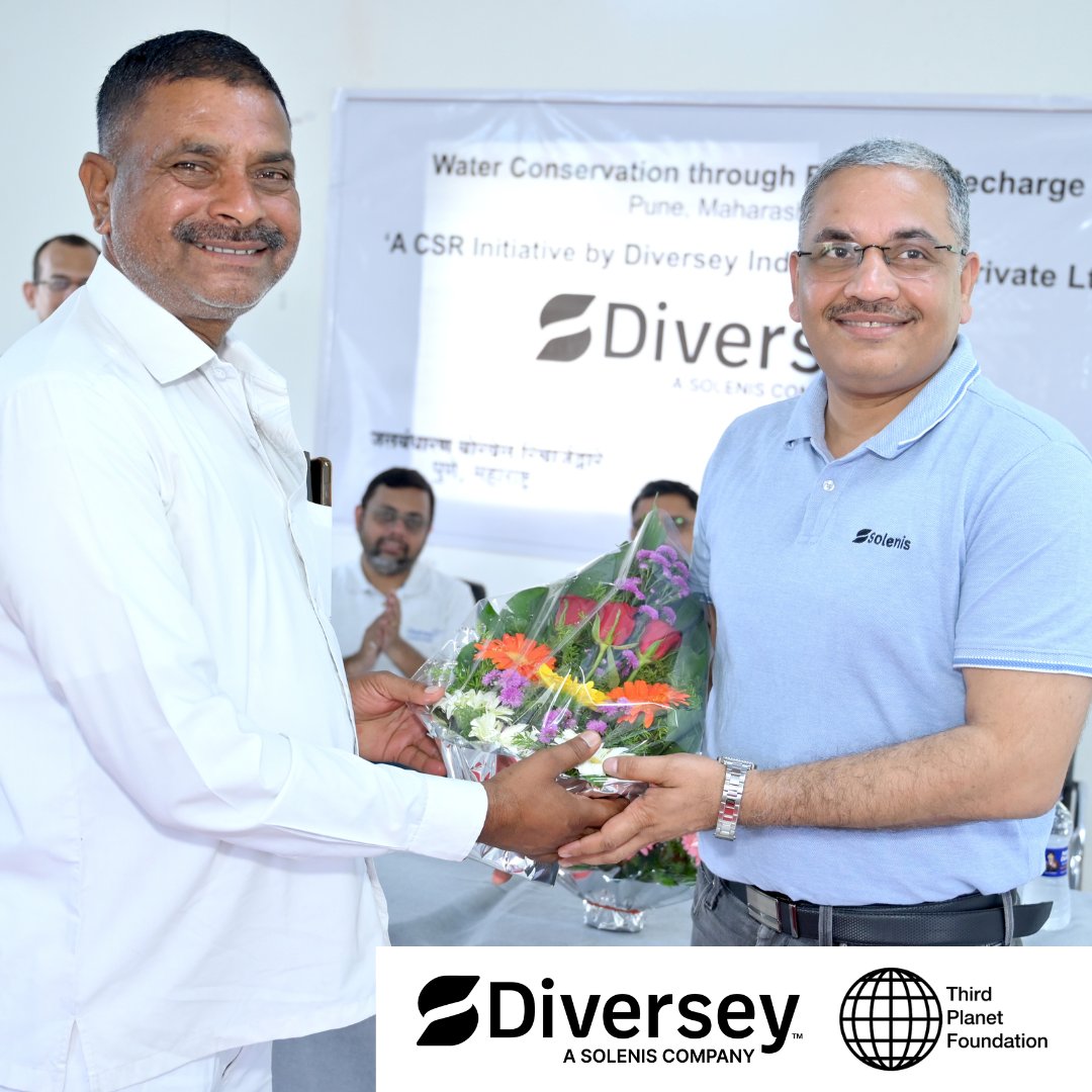 PlanetThird's tweet photo. It was our pleasure to host the @IndiaDiversey leadership team at the community handover ceremony for the CSR initiative focused on #WaterConservation through Borewell Recharge in Pune, #Maharashtra. The program emphasizes the promotion of groundwater management. @diversey https://t.co/6lEZKhHF9E