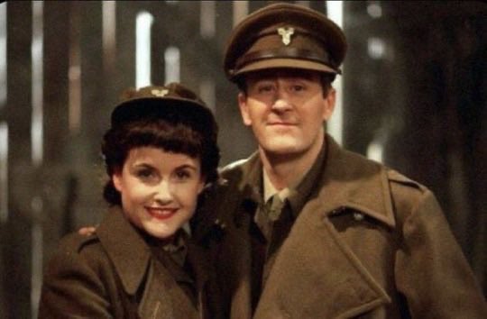 The_East_End's tweet image. If any of you have ever watched today’s birthday boy, Nicholas Lyndhurst in ‘Goodnight Sweetheart’, did you know that ‘Ducketts Passage’ that Gary disappears down is actually called Ezra Street and still exists - and the Royal Oak pub sits at the end of it?… #eastend #television