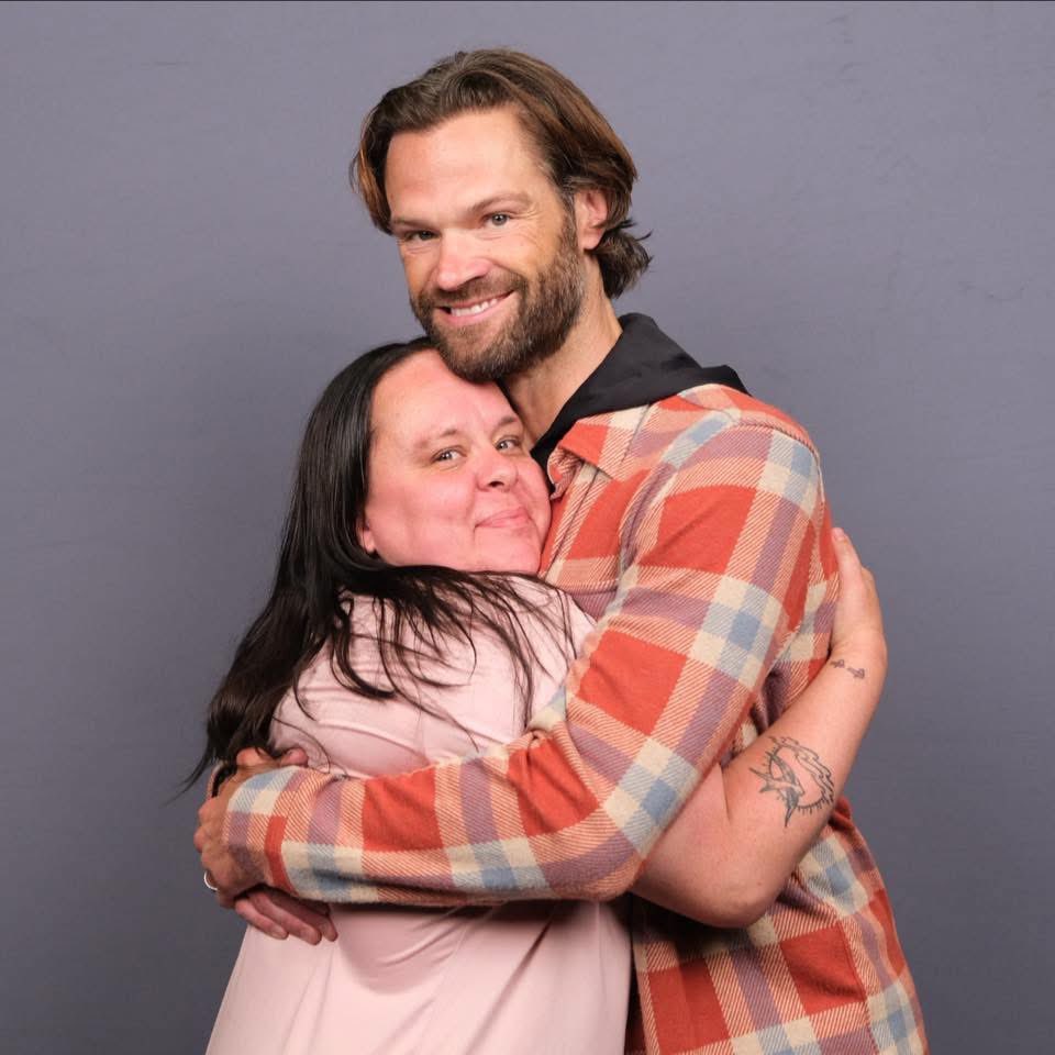 Jpfangirl69x's tweet image. Yeah absolutely terrible , poor thing ! #sarcasm ! 
Dude is stunning 🤩 #weloveyoujaredpadecki