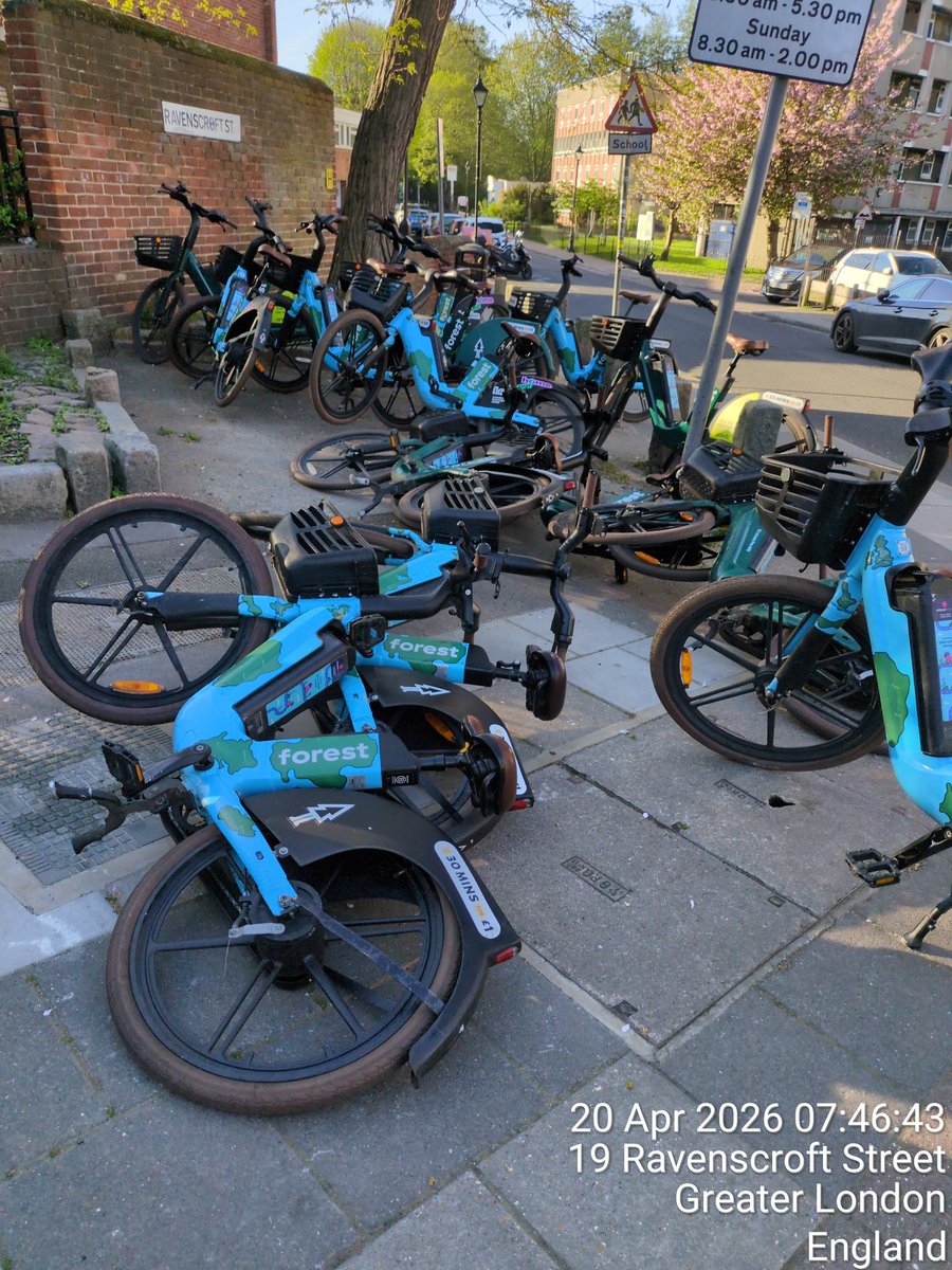 GreenWorldJoy's tweet photo. @forestbike_uk @TowerHamletsNow @LutfurRahmanTH A question @forestbike_uk  — are your bikes being deliberately unloaded on Ravencrofts Road despite this being an area that has been reported multiple times? The number of bikes there is causing disruption and blocking the pavement, making it difficult and unsafe for pedestrians. https://t.co/G8g0dveSII