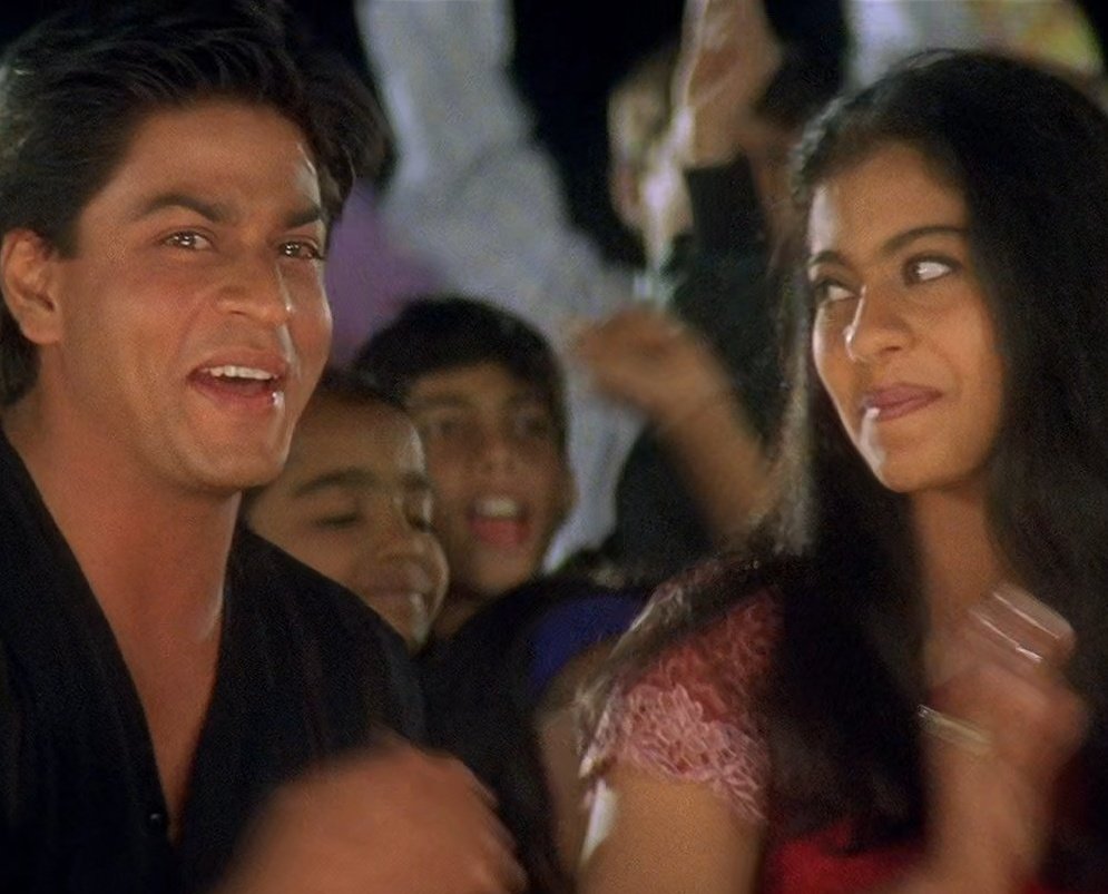 heyyshonaaaa's tweet image. anjali wants #that cookie so bad she doesn't gaf abt having a fiance at home  lmao THAT'S THE LOVE OF HER LIFE she doesnt give a fvck 😴