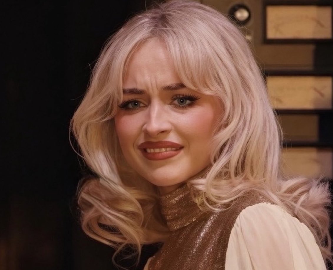 𝓛𝓪𝓾𝓻𝓪 ˚.🎀༘⋆ tweet media