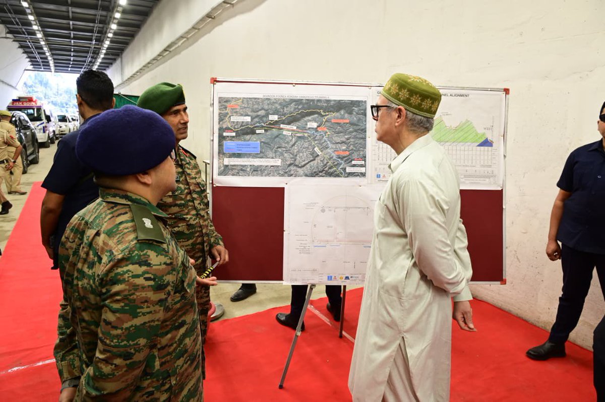 GulistanNewsTV's tweet image. Nowshera: Chief Minister @OmarAbdullah  inspects ongoing works on Sungal Tunnel project, reviews progress including excavation, structural works, and road development.
@JKNC_ @CM_JnK 
#Nowshera #Development #Infrastructure