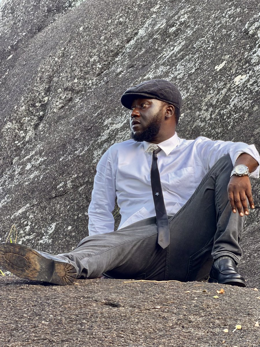 Robinsanug's tweet photo. Be honest… what do you think I’m thinking about here? 🤔👇🏾 https://t.co/5cyNoemxAE