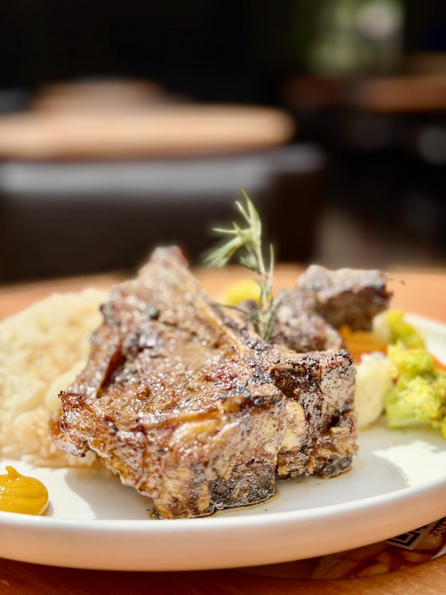 Taleslounge_kla's tweet image. What’s a Monday without a sizzling T-bone steak?

Kick off your new week with a great lunch perfect for business meetings and meaningful conversations.

Because Mondays deserve something this good 😌

#talesbarandlounge #FoodLovers #FoodieLife