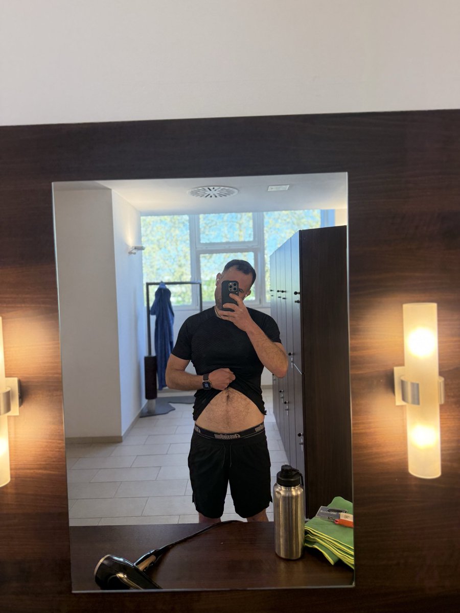 F2P82's tweet photo. Monday Morning, wir gehen rein 💪 https://t.co/kHeeCvvBDD