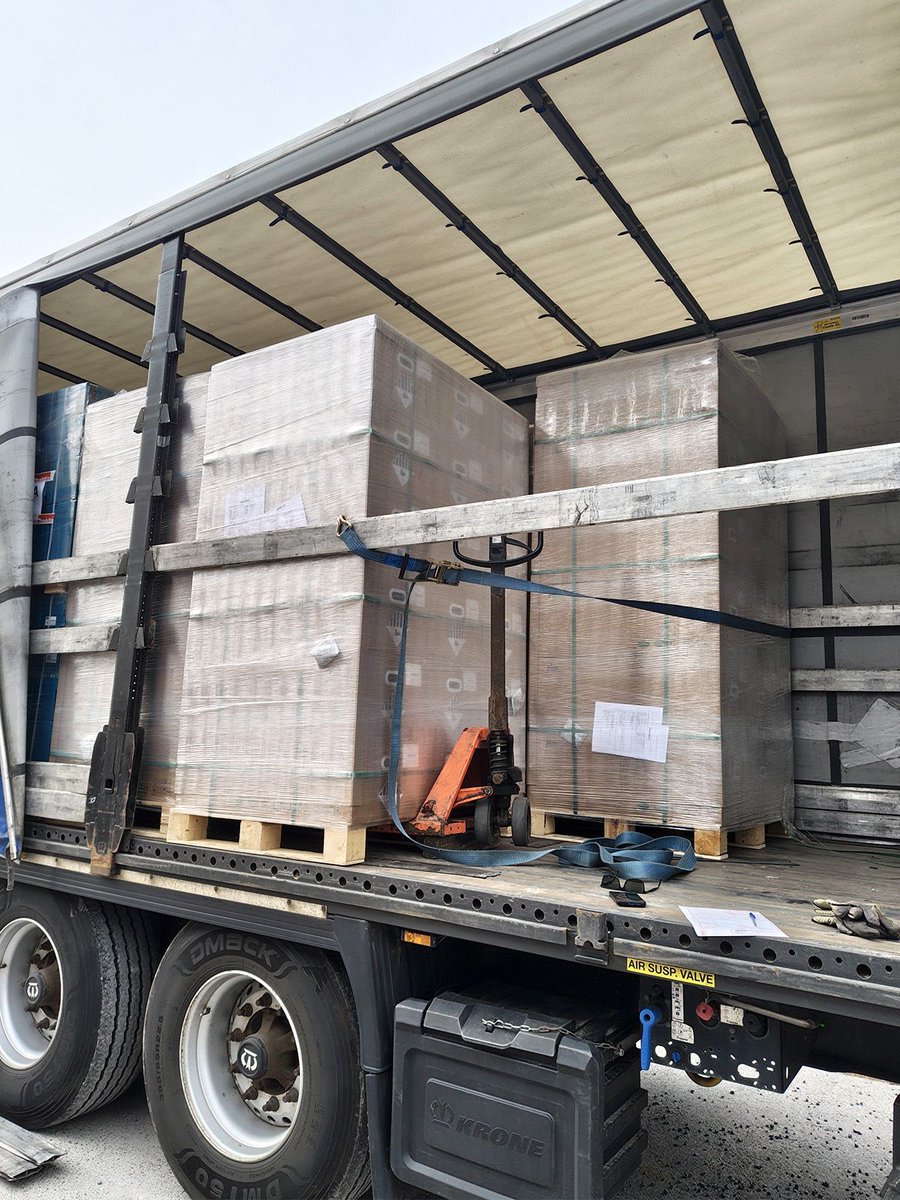 SUNPLUSTECH's tweet photo. 𝐒𝐩𝐞𝐞𝐝 𝐌𝐞𝐞𝐭𝐬 𝐑𝐞𝐥𝐢𝐚𝐛𝐢𝐥𝐢𝐭𝐲 𝐢𝐧 𝐁𝐞𝐥𝐠𝐢𝐮𝐦 ⚡️

🚚 Rapid Fulfillment: Immediate dispatch for even the smallest orders
🔒️ Safety First: Secure handling and fast-tracked shipping across the region

#Sunplus #EnergyStorage #ESS #Belgium #Europe #Warehouse https://t.co/Y526YyuwWQ