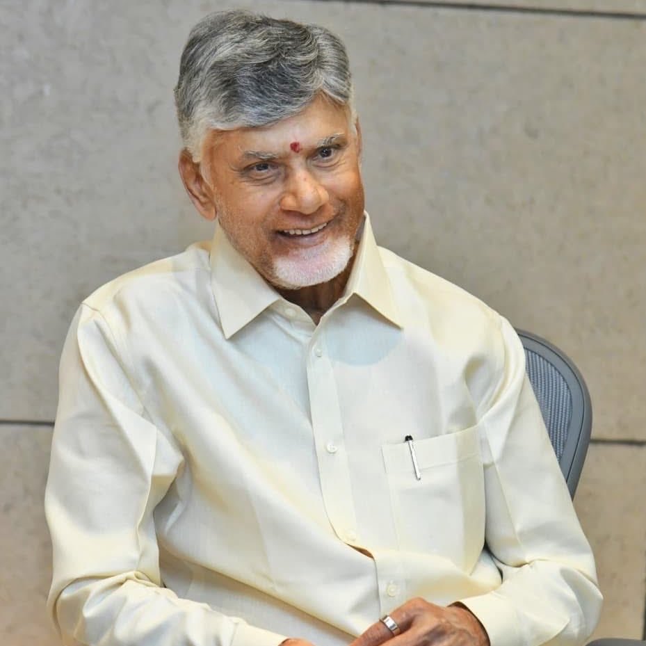 Wishing many more happy returns of the day to Andhra Pradesh Chief Minister <a href="/ncbn/">N Chandrababu Naidu</a> garu 🤍

జగన్ సీఎం అయ్యే దాక మీ విలువ అర్థం కాలేదు నాకు 🙏🏼