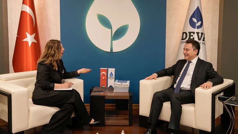 Ali Babacan:

“İktidarla da ana muhalefetle de mesafeli yeni bir alternatif inşası elzemdir. 

Türkiye'nin şu anda buna şiddetle ihtiyacı var.” (Yeniçağ / Berna Can)