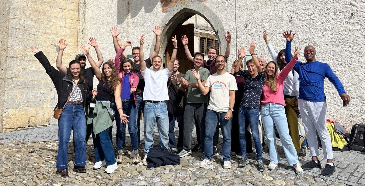 Eugène Schön tweet media