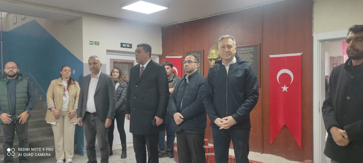 ozvatanmem's tweet photo. Şanlıurfa ve Kahramanmaraş'ta gerçekleşen elim saldırılar dolayısıyla İlçe Milli Eğitim Müdürümüz Sn. Ünal ÇOLAK okullarımızdaki bayrak törenlerine katılarak öğretmenlerimizin ve öğrencilerimizin yanlarında bulundu.
@ozvatankymkmlk @kayserimem @CoskunESEN57 @unalcolak38 @okanakyl https://t.co/qgh8QKW383