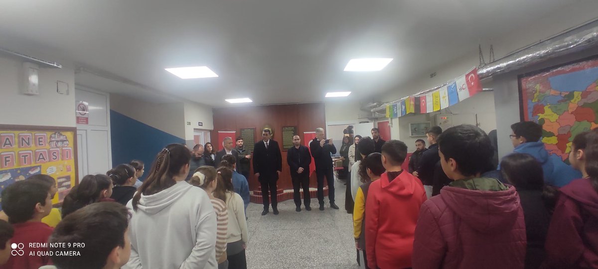 ozvatanmem's tweet photo. Şanlıurfa ve Kahramanmaraş'ta gerçekleşen elim saldırılar dolayısıyla İlçe Milli Eğitim Müdürümüz Sn. Ünal ÇOLAK okullarımızdaki bayrak törenlerine katılarak öğretmenlerimizin ve öğrencilerimizin yanlarında bulundu.
@ozvatankymkmlk @kayserimem @CoskunESEN57 @unalcolak38 @okanakyl https://t.co/qgh8QKW383