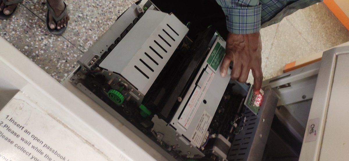 ShivrajSin47575's tweet image. @bankofbaroda मेरी पासबुक बयाना शाखा (Bayana Branch, Rajasthan) की पासबुक अपडेट मशीन में फंस गई है। बैंक कर्मचारी कह रहे हैं कि मिस्त्री आने पर ही निकलेगी। मैं अपने बुजुर्ग पिता के साथ हूँ और ज्यादा इंतजार नहीं कर सकता। कृपया तुरंत सहायता करें।
#BankOfBaroda #service  #Bayana"