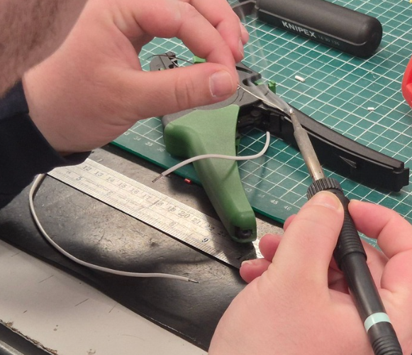 KLACEYCABLES's tweet image. Steady hands make all the difference when it comes to precision soldering!
Lead-free and fully RoHS compliant, we meet EU standards for projects based in the UK or overseas.

#CableDistributor #CableAssembly #CableSoldering #PrecisionSoldering #RoHSSoldering #EUCompliantSoldering